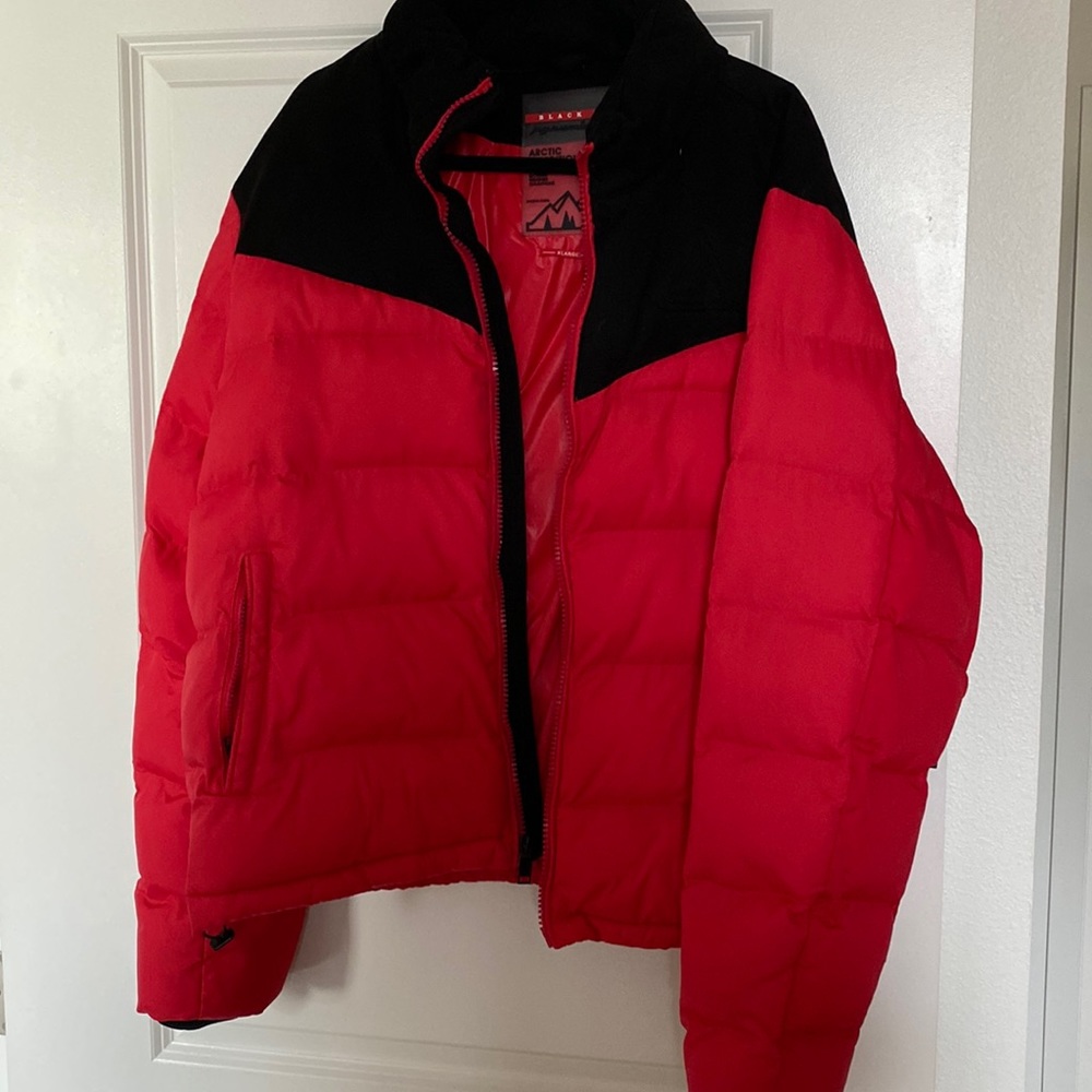 Black Pryamid Red Puffer jacket!!